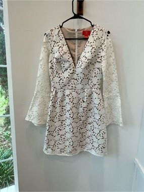 Monique Lhuillier White Floral Lace V-Neck Mini Dress Size 2